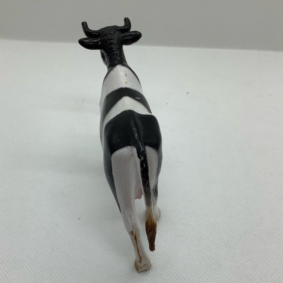Unbranded S.H. Replacement Holstein Cow Figure Plastic Toy READ - Picture 8 of 15